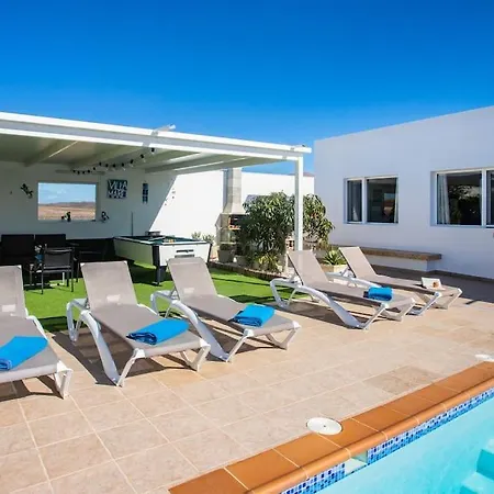 Mario Lanzarote Villa